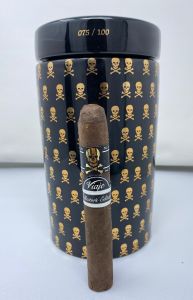Viaje Skull & Bones Ten Ton Tess Gold Collectors Edition -1 cigar