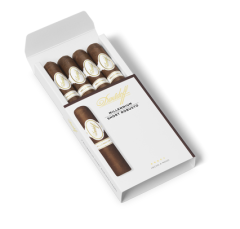 Davidoff Millennium Blend Short Robusto Box of 4 Cigars