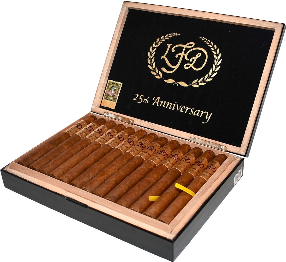 0007642_la-flor-dominicana-25th-anniversary La Flor Dominicana 25th Anniv