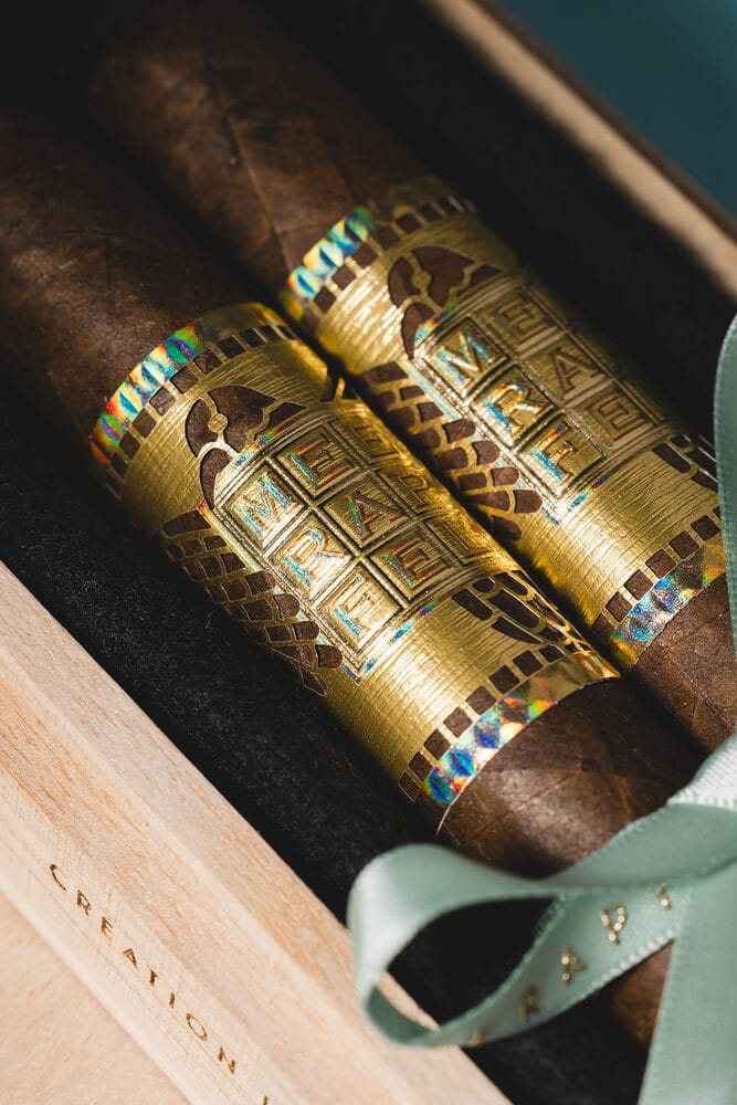 026.CRÉATIONLIBERTÉ Meerapfel Cigar Création Liberté 2025 Open 2 pack close up
