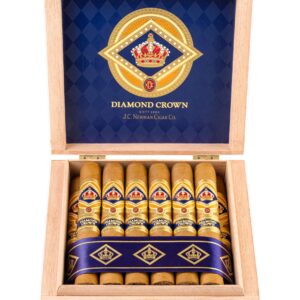 open box of Diamond Crown double robusto #4 cigars