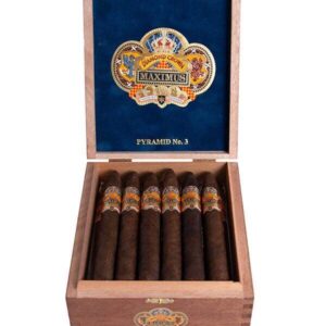 Box of diamond crown maximus pyramid no.3 cigars