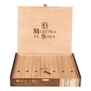 Meustra de Saka the bewitched open box of cigars