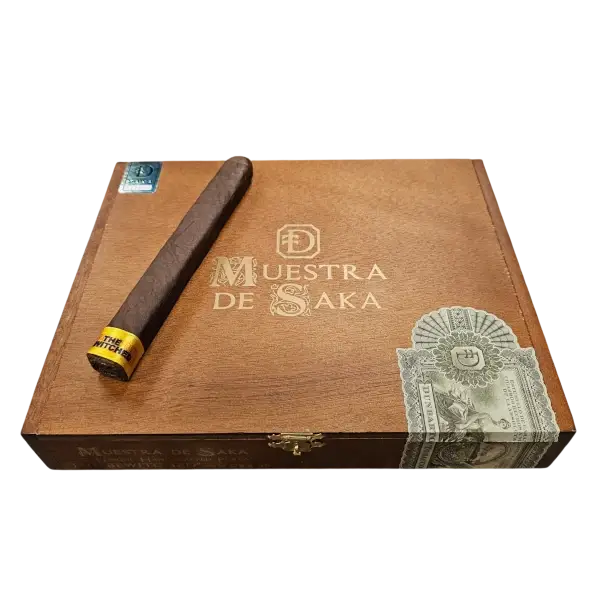 Muestra de Saka The Bewitched 2 Muestra de Saka The Bewitched single cigar on box