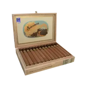 Sobremesa Solita Churchill en Cedro open box of cigars