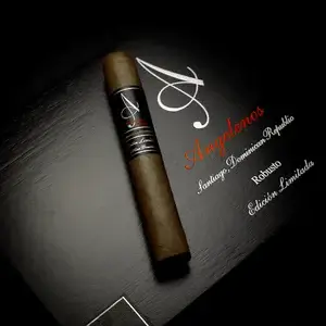 Angelenos Robusto Cigar on top of box mood shot