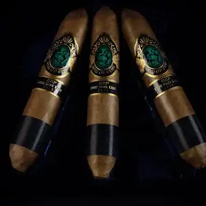 God of Fire KKP Never Back Down Diadema 60 Mood Shot