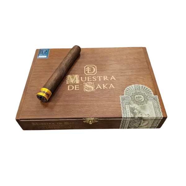muestra de saka exclusivo Muestra de Saka Exclusivo cigar on box