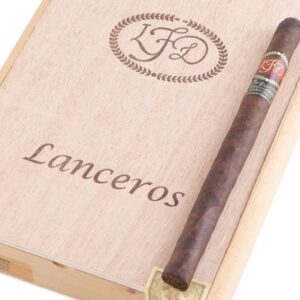 La Flor Dominicana Double Ligero Oscuro Lanceros
