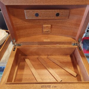 DAVIDOFF CAVE DE PAILLE SEASON III DOME HUMIDOR