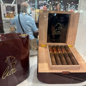 LG by La Flor Dominicana