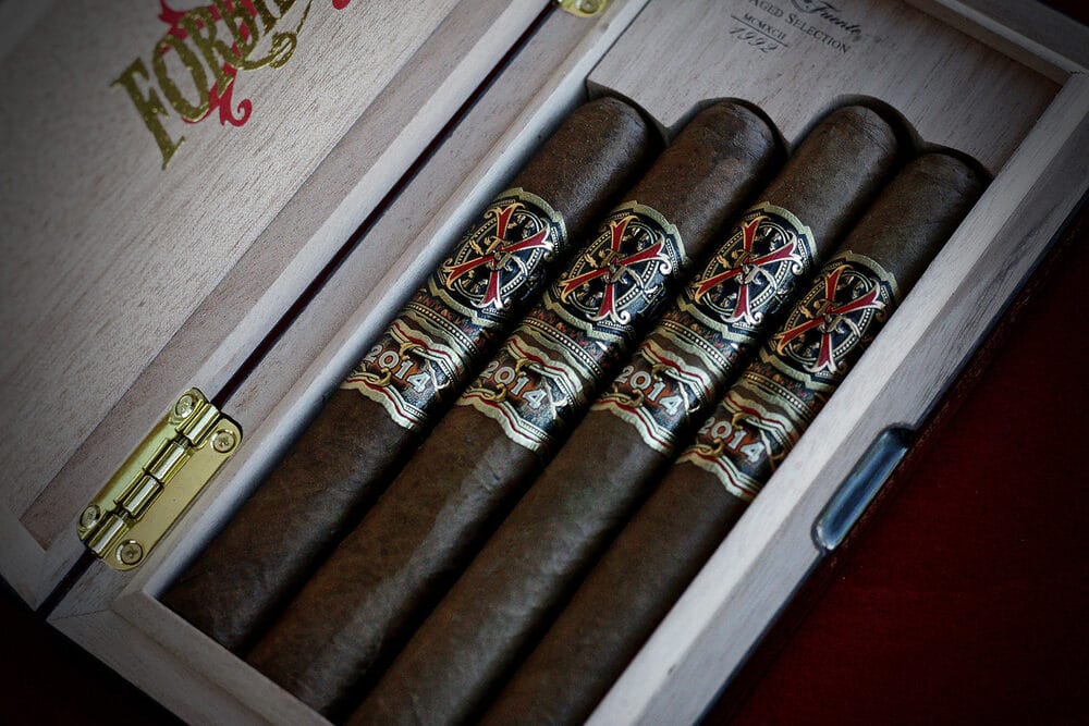 Opus X Story 2023 Macassar Opus X Story 2023 Macassar